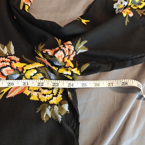 Old Navy Black Floral Lace-Up Tunic Dress 3/4 Sleeve Pintuck Front V‎ Neck XL - Picture 6 of 10